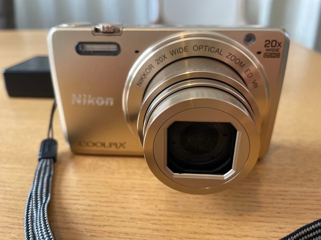 Nikon (ニコン)COOLPIX S7000 20倍ズームコンパクトデジカメ