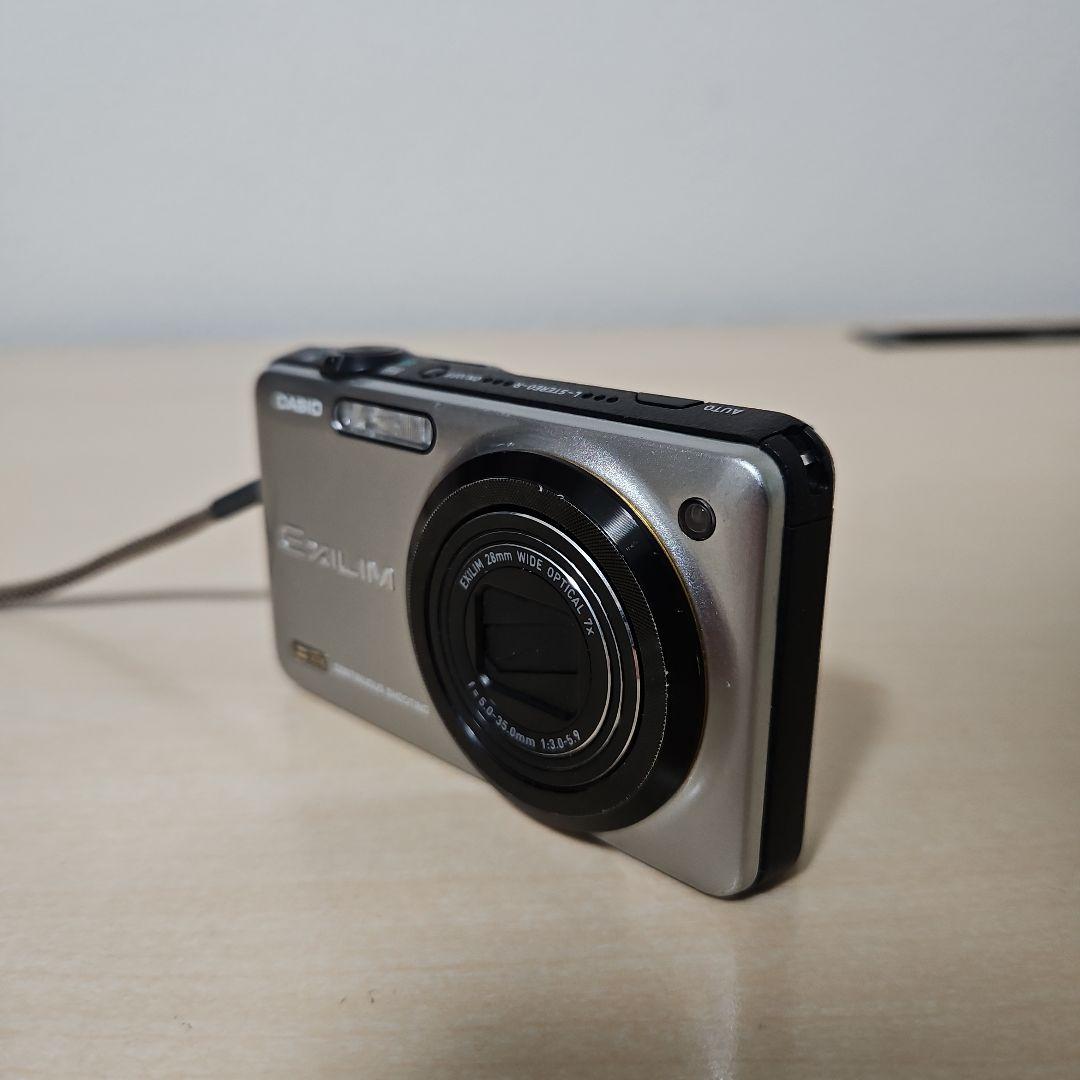 デジタルカメラ casio ex-zr10