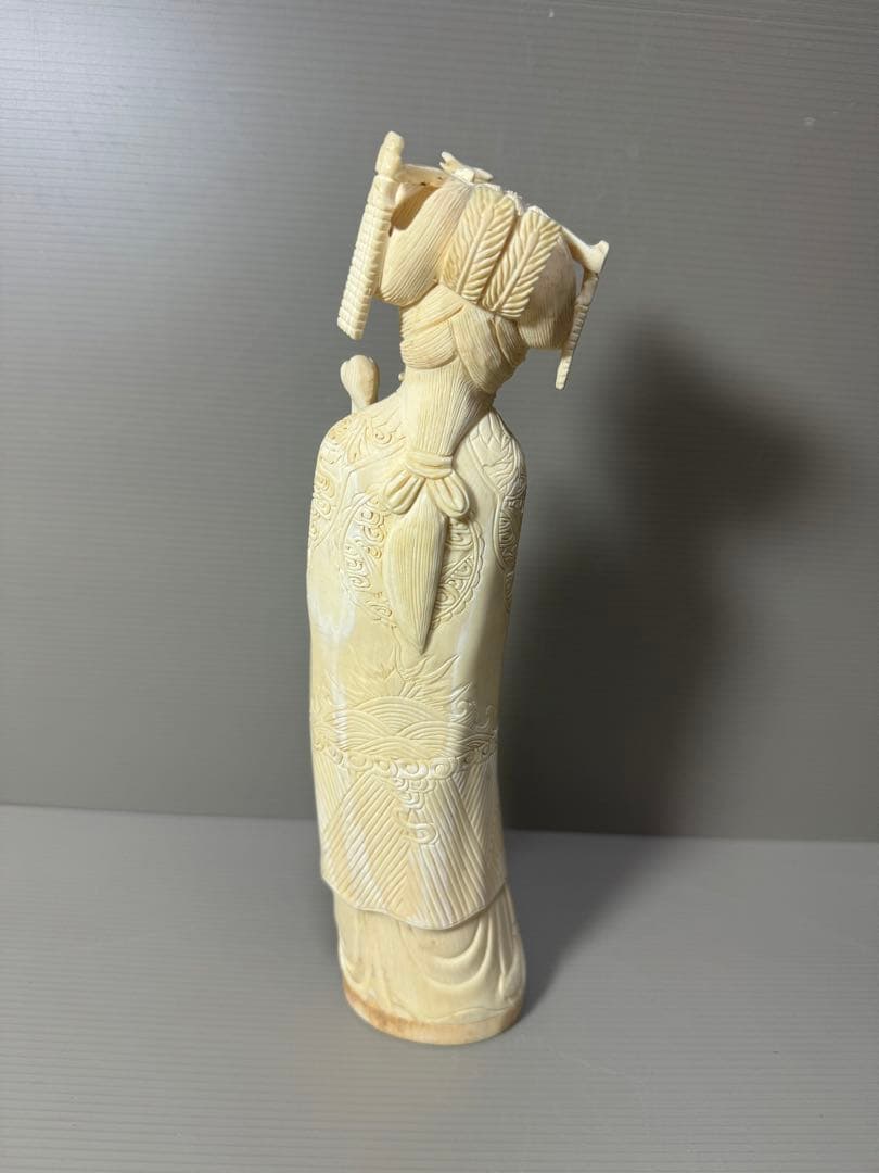 2103  古美術品　乾隆銘　細密彫刻女性像　置物　細密細工　骨董