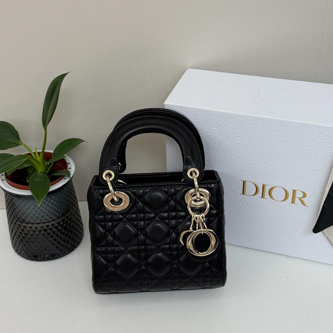 極美品 ブラック レザー ショルダーバッグ~