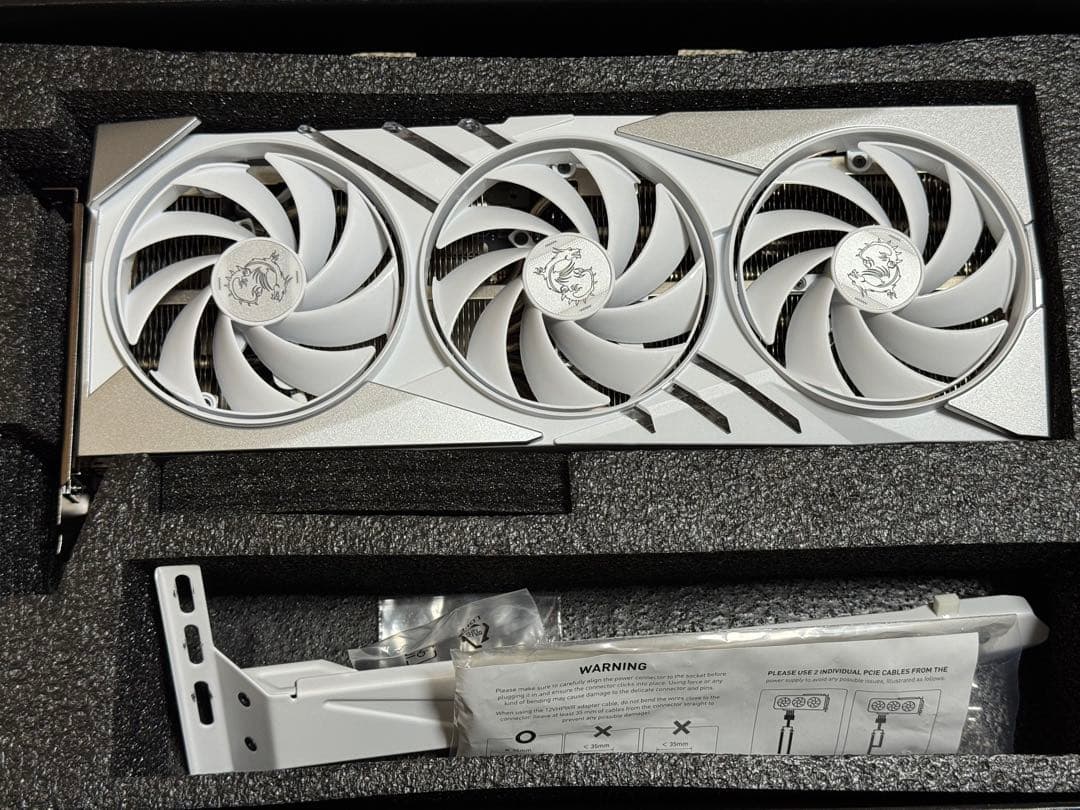 グラフィックボード・グラボ・ビデオカード MSI RTX 4070 Ti GAMING X SLIM WHITE 12G