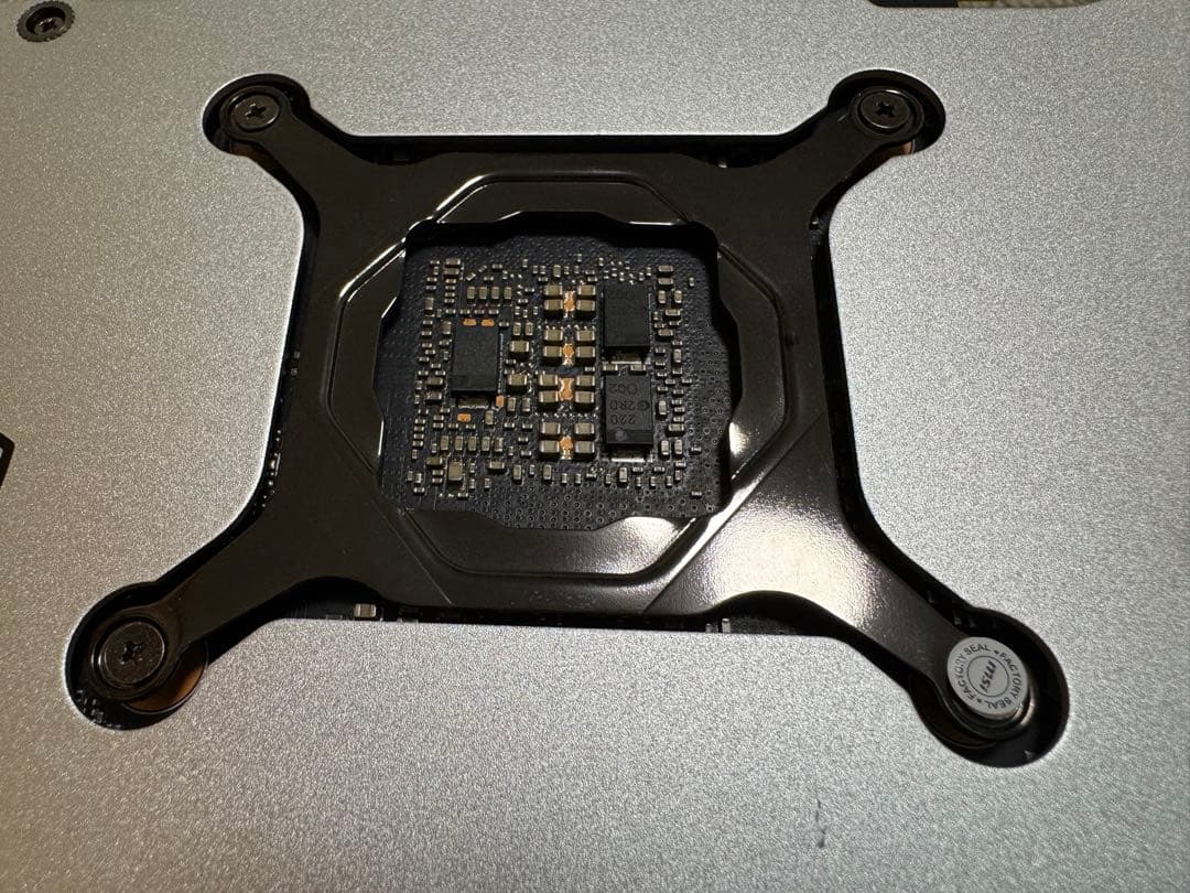 グラフィックボード・グラボ・ビデオカード MSI RTX 4070 Ti GAMING X SLIM WHITE 12G