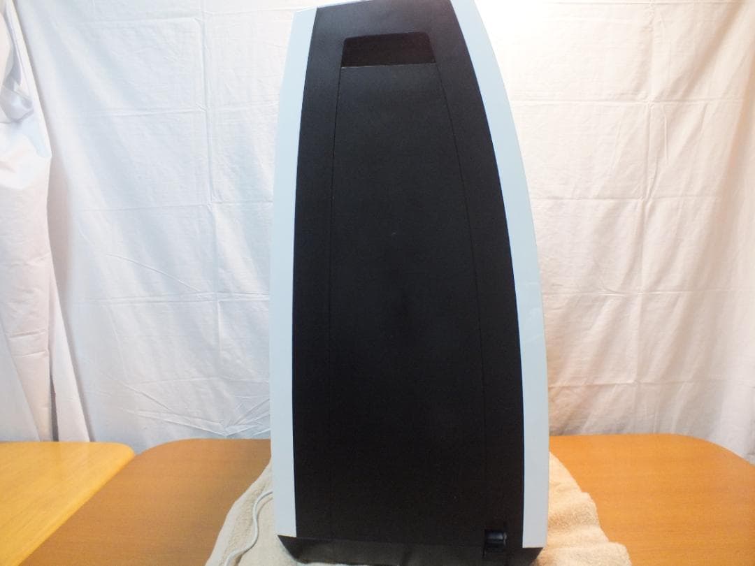 シャープ 除加湿空気清浄機 KC-HD70-W　2021年　484K〇