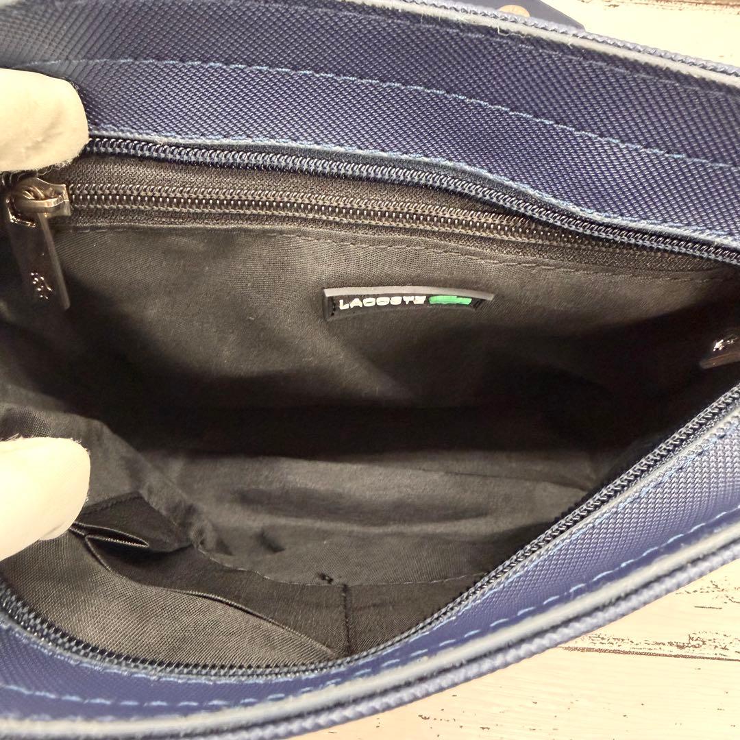 【新品・未使用】ラコステ　メンズクラシック　スリムフラップサッチェルバッグ
