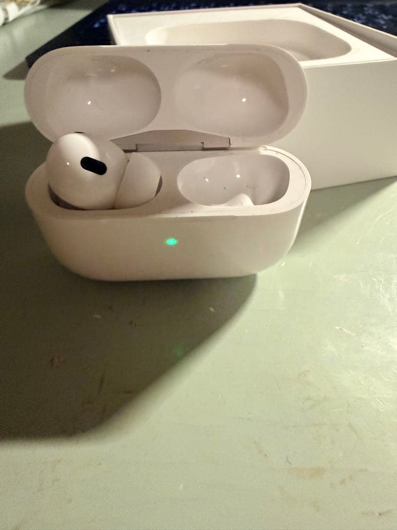 AirPods Pro 第二世代　本体 充電ケース付き左耳のみ