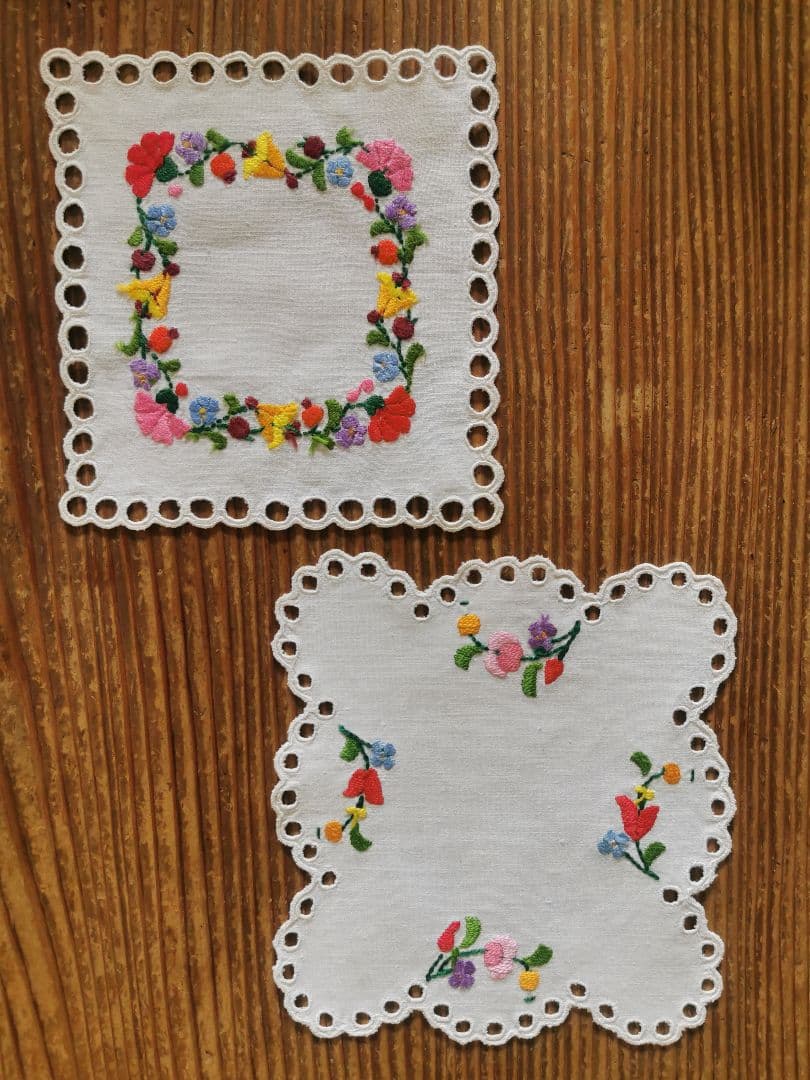 アンティーク カロチャ刺繍 スカラップアイレット ドイリー ２枚ペアセット