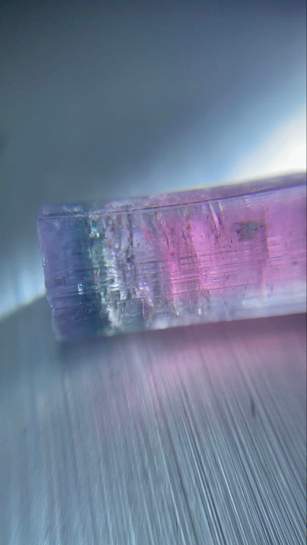 アフガニスタン産　レインボートルマリン　標本　原石