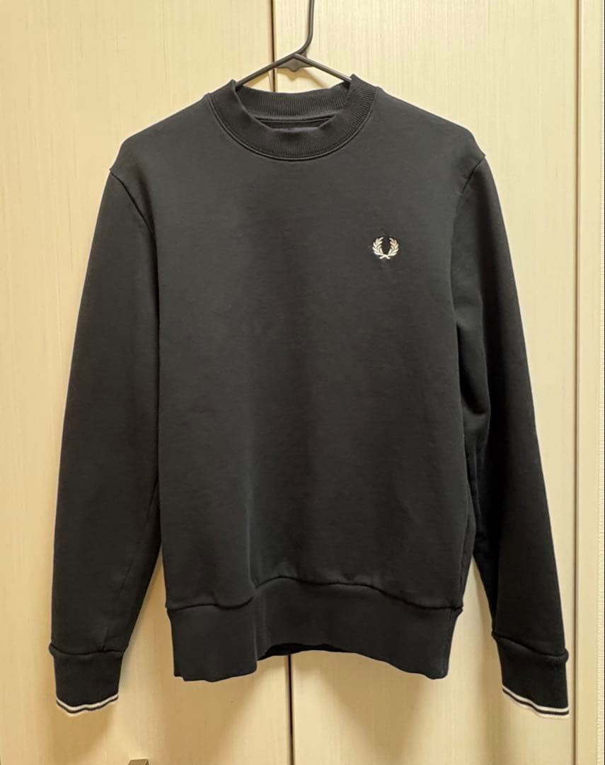 フレッドペリー　FREDPERRY ブラック 刺繍 クルーネック スウェット
