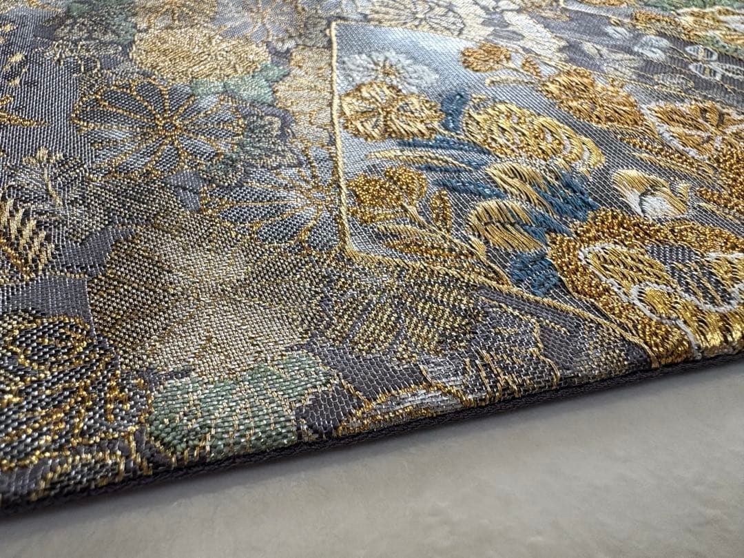 袋帯 六通 扇 松 菊 紅葉 牡丹 流水 唐織 刺繍
