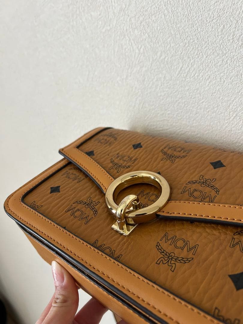 MCM ショルダーバッグ ブラウン ロゴ柄 ゴールド金具