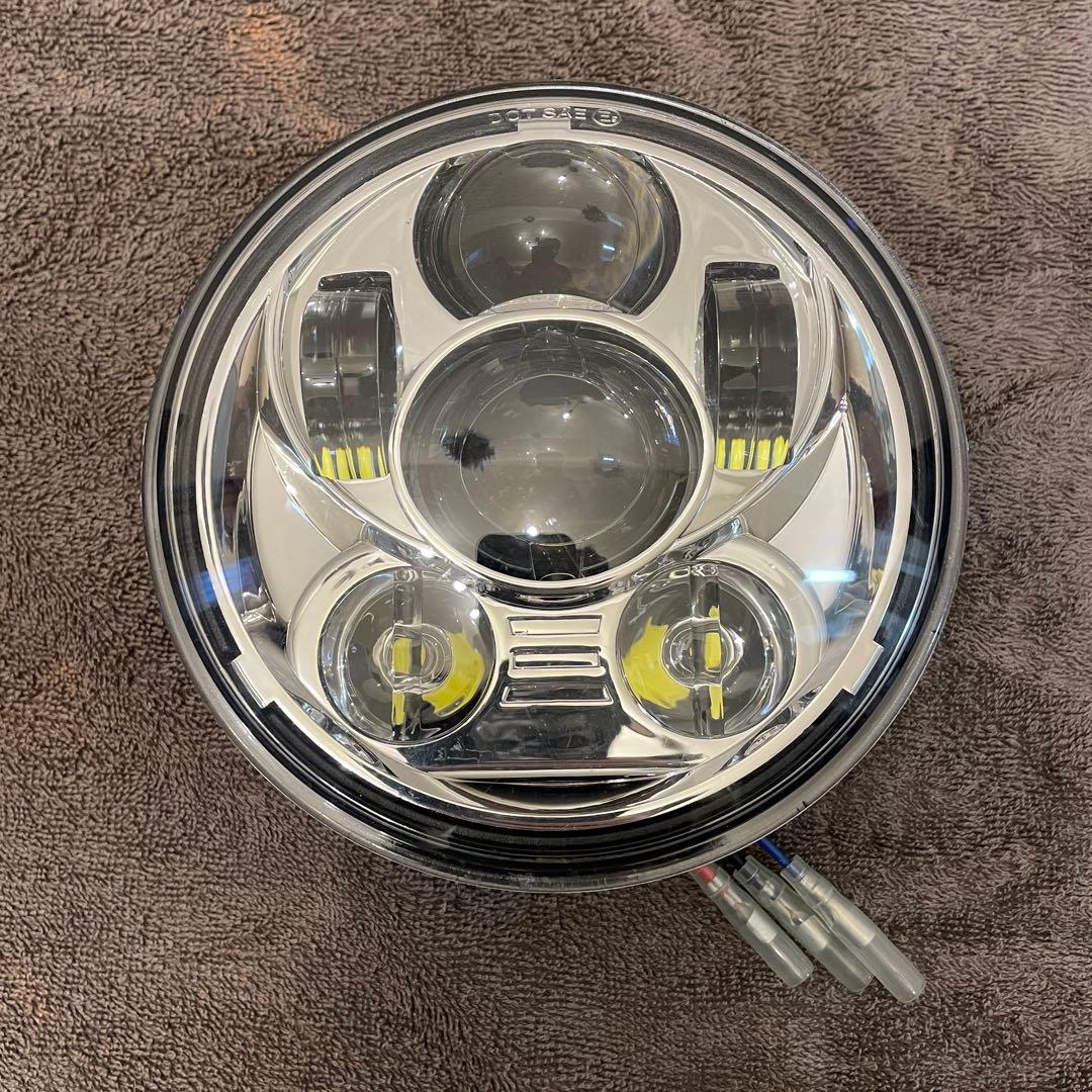 5.75インチ LEDヘッドライト シェル付き