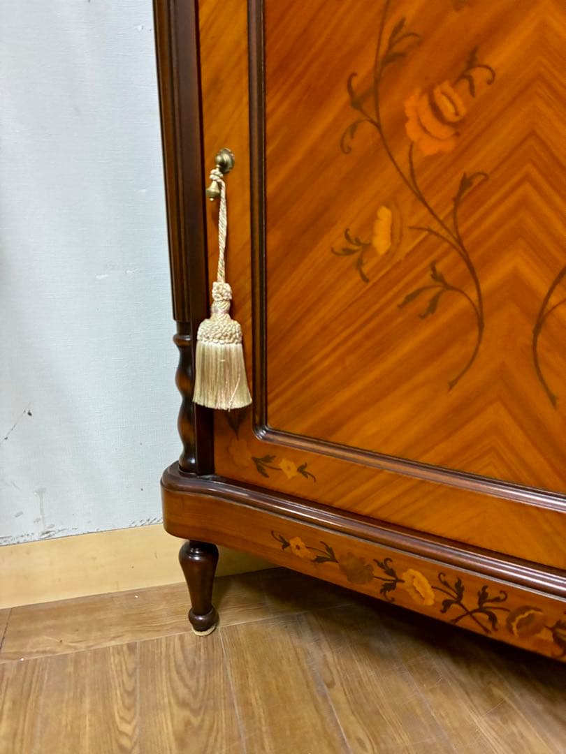 管397☆イタリア製☆アンティーク☆象嵌細工☆コーナーキャビネット