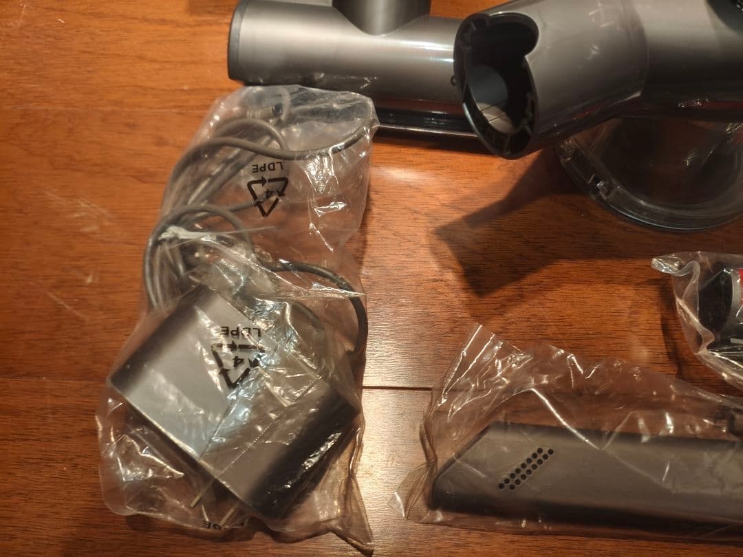 「美品」ダイソン V7 Trigger 掃除機 ハンディクリーナー HH11MH