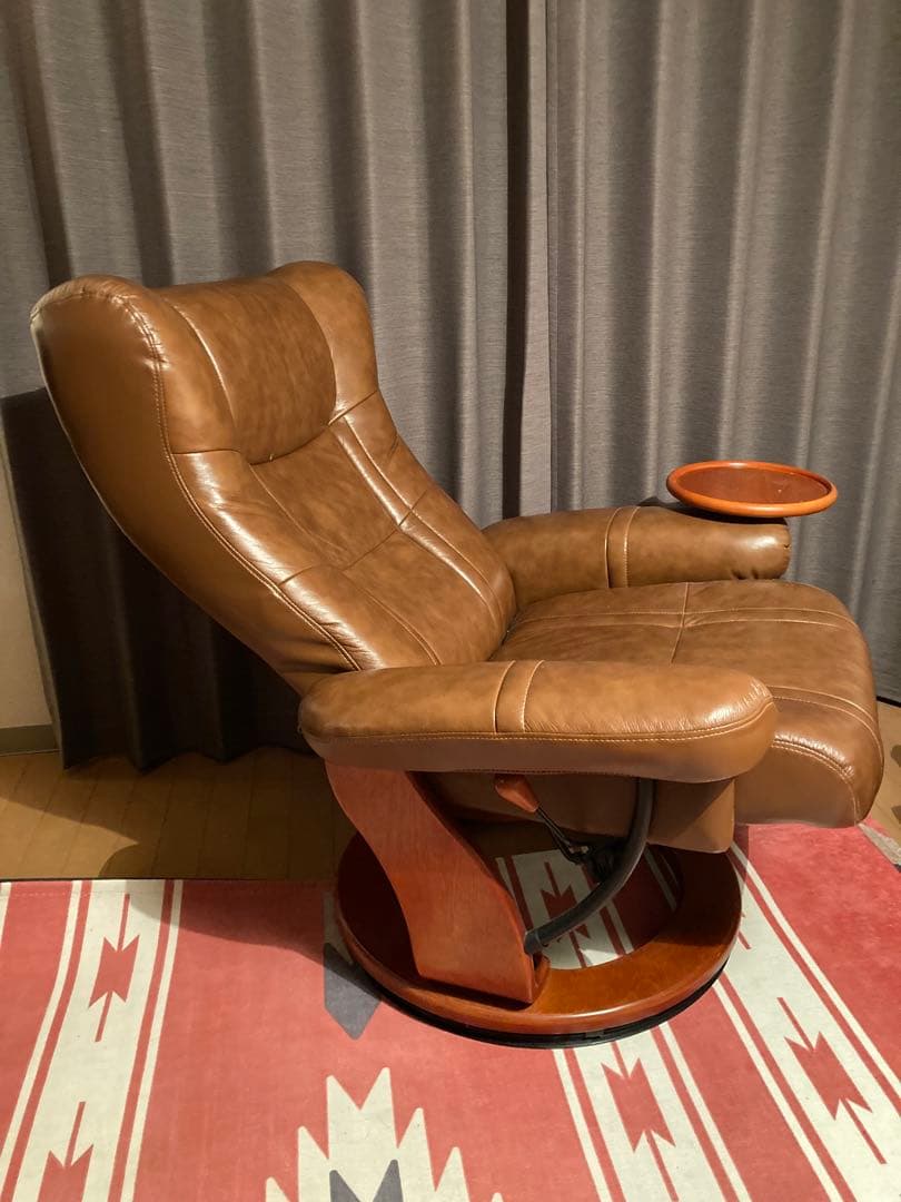 ★引取可能は3月末迄！　リクライニングソファ＋オットマン付１人用　サブテーブル付