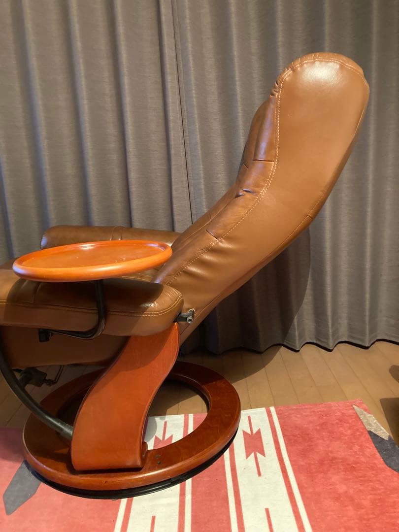 ★引取可能は3月末迄！　リクライニングソファ＋オットマン付１人用　サブテーブル付