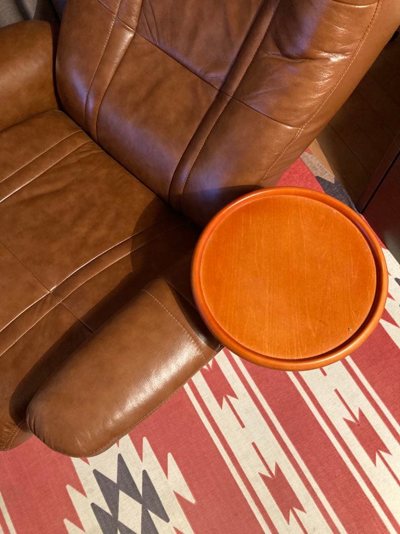 ★引取可能は3月末迄！　リクライニングソファ＋オットマン付１人用　サブテーブル付