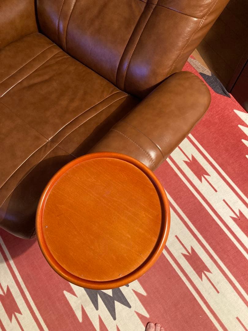 ★引取可能は3月末迄！　リクライニングソファ＋オットマン付１人用　サブテーブル付