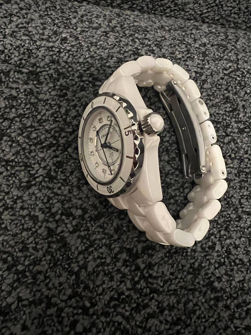 ホワイトセラミック腕時計
