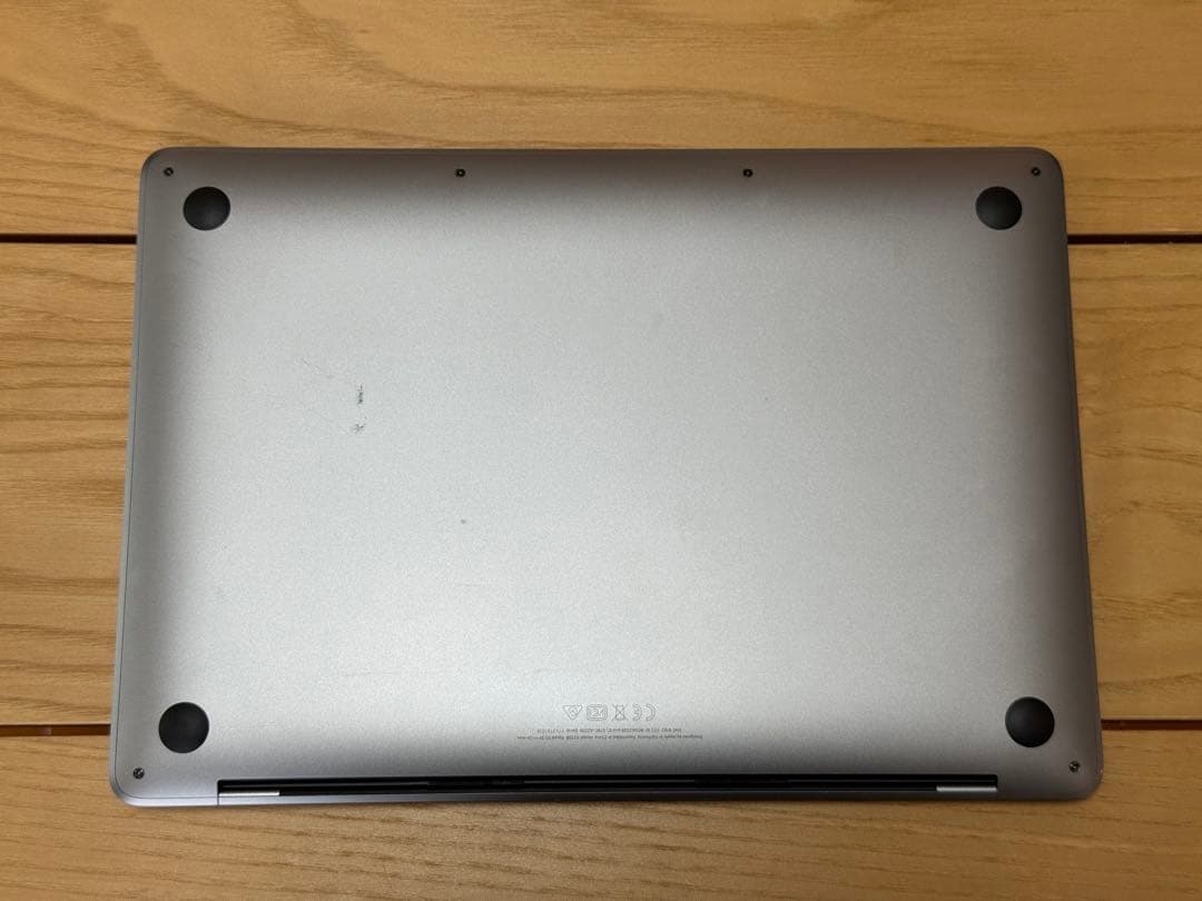 MacBook pro 2022 13インチM2 8GBメモリ 256G