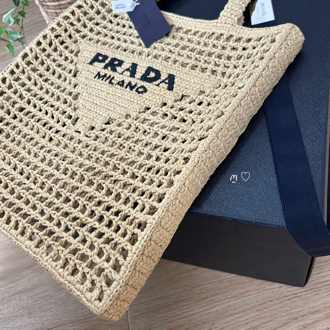 新品　PRADAプラダ　クロシェトートバッグ1BG393　カゴ　ラフィア　現行品