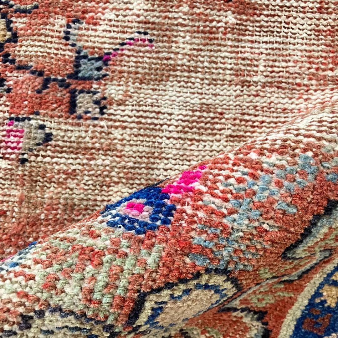 貴重✳︎ギュネイ✳︎84×157シャビー　レッド　ネイビー　トルコヴィンテージラグ