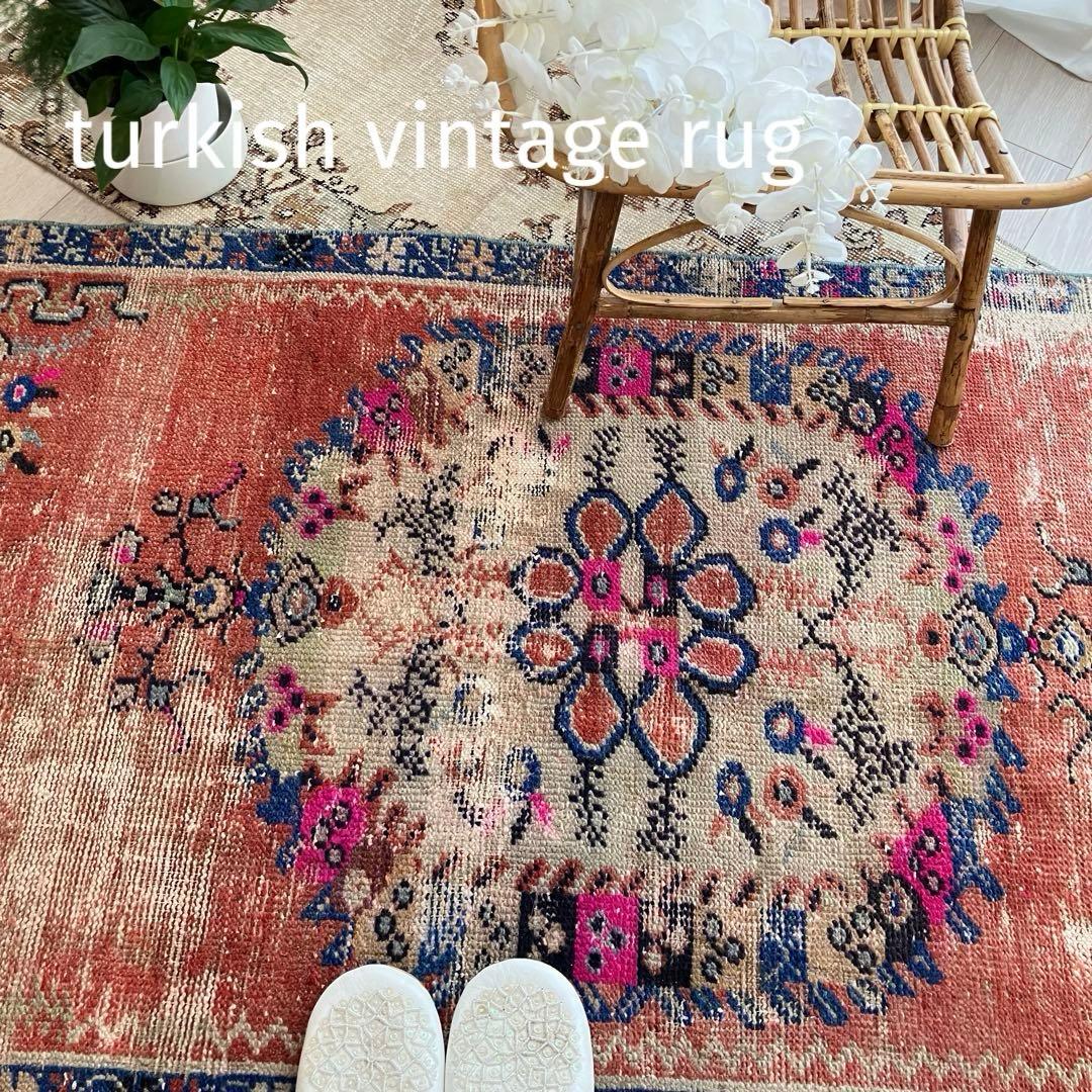 貴重✳︎ギュネイ✳︎84×157シャビー　レッド　ネイビー　トルコヴィンテージラグ