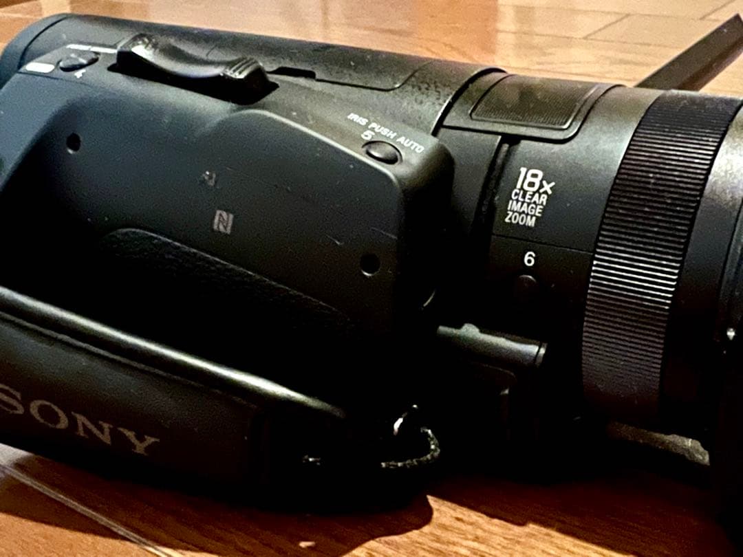 SONY 4K業務用ビデオカメラ　FDR-AX700 本体