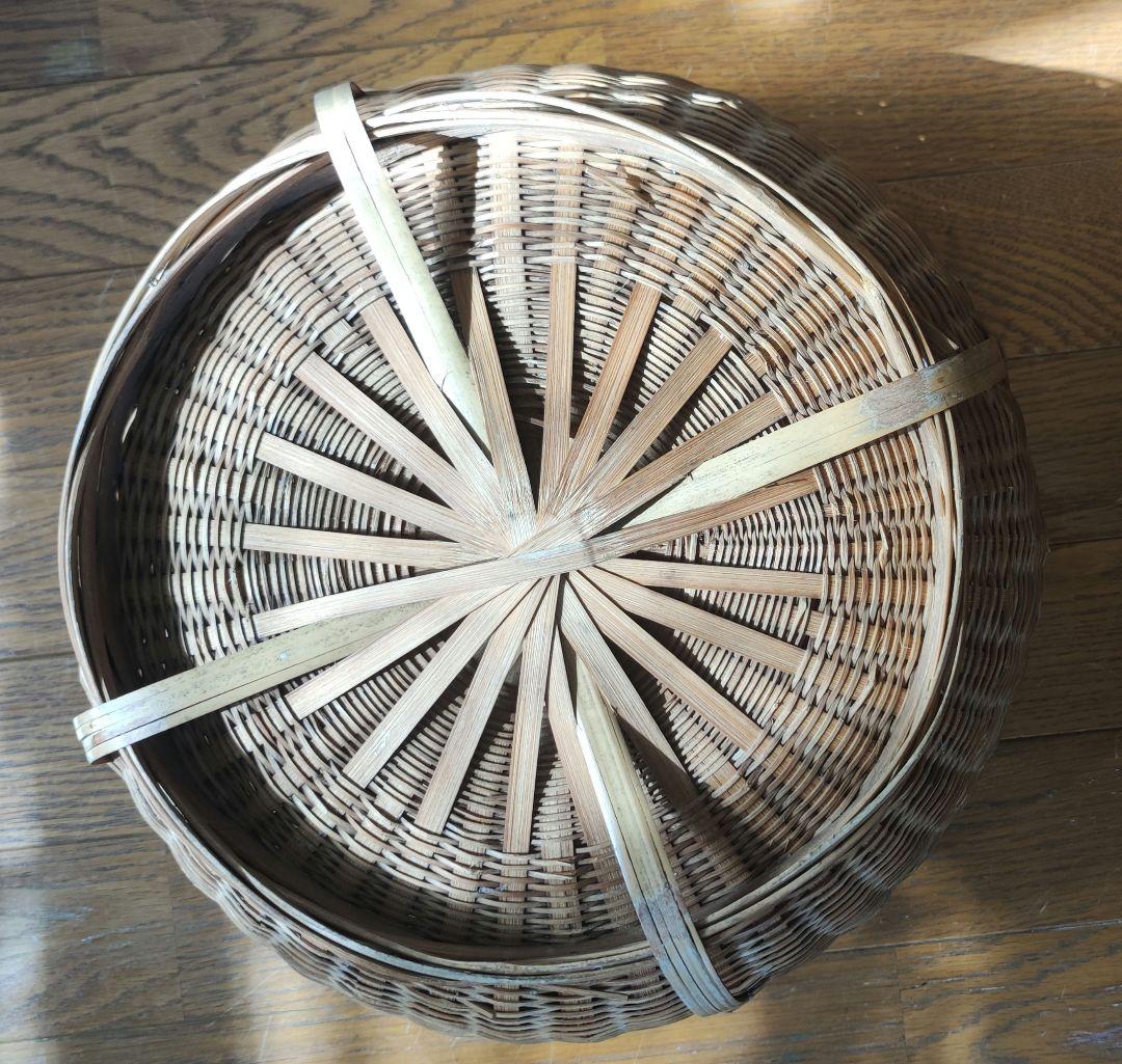 丸っとした竹細工のかご　骨董