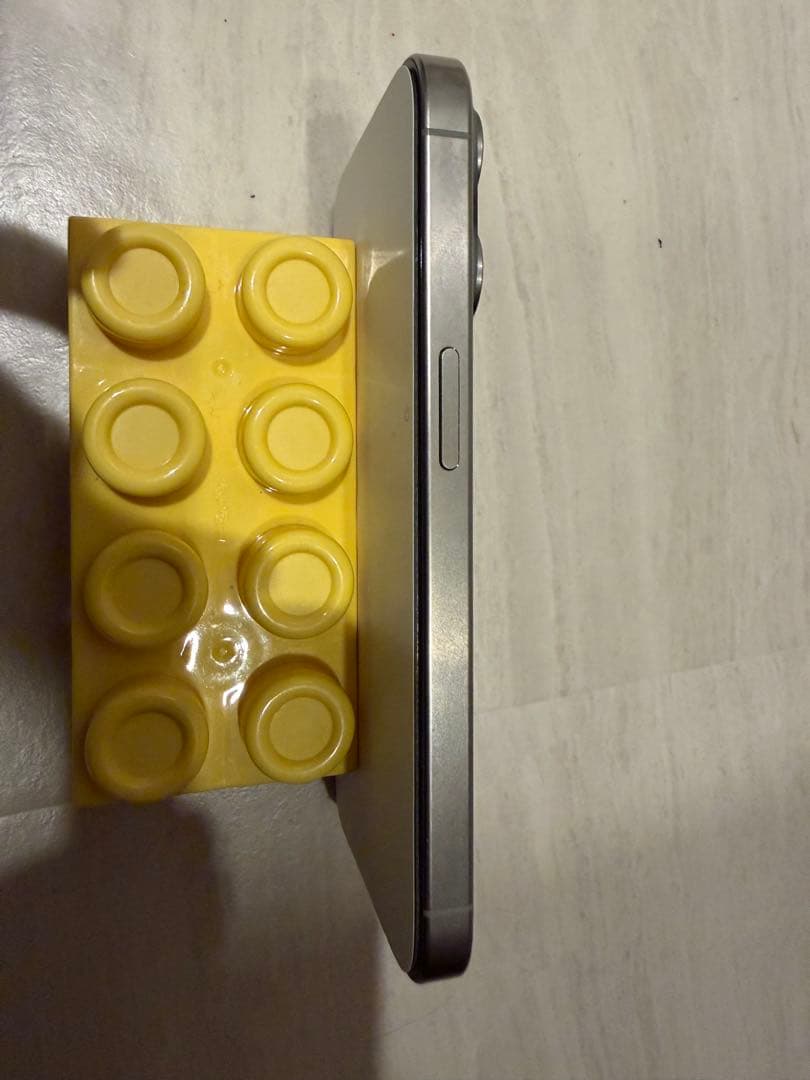 Apple iPhone 15 Pro ナチュラルチタニウム