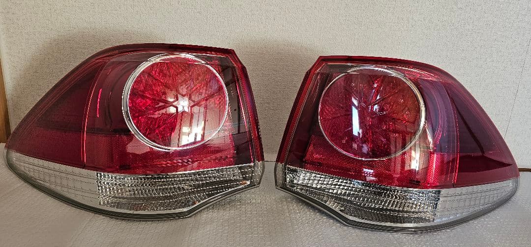 トヨタクラウンアスリートGRS200 テールライト 4個セット