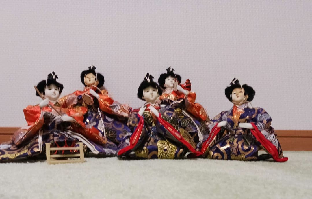 桐箱入り雛人形　七段飾り