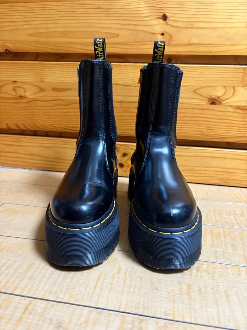 美品　クリーニング済み　厚底ブラックショートブーツ　チェルシー　男女兼用
