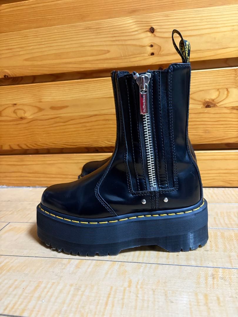 美品　クリーニング済み　厚底ブラックショートブーツ　チェルシー　男女兼用