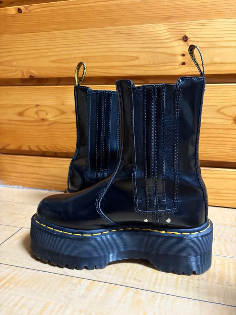 美品　クリーニング済み　厚底ブラックショートブーツ　チェルシー　男女兼用