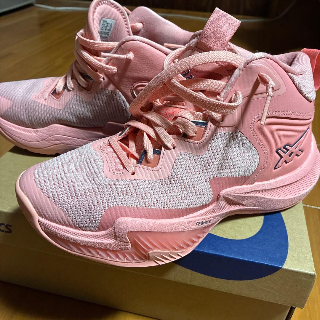 バスケットボールシューズ　ノヴァサージ3