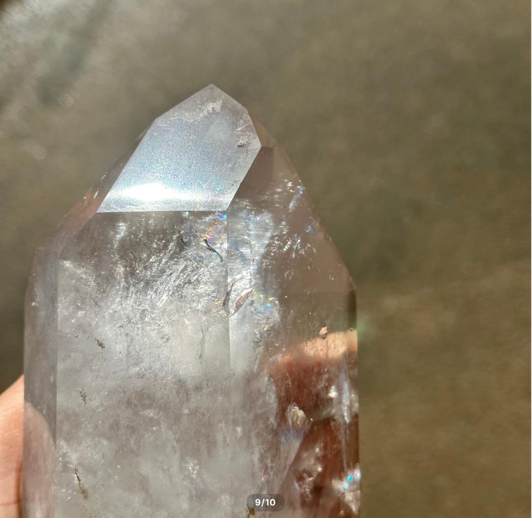 1.7kg虹入り 【水晶　ポイント】 Rainbow Rock Crystal