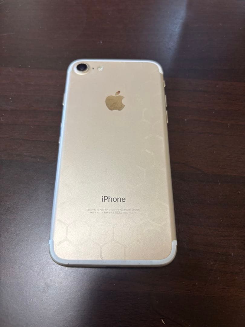 iPhone7 本体 SIMロック有り