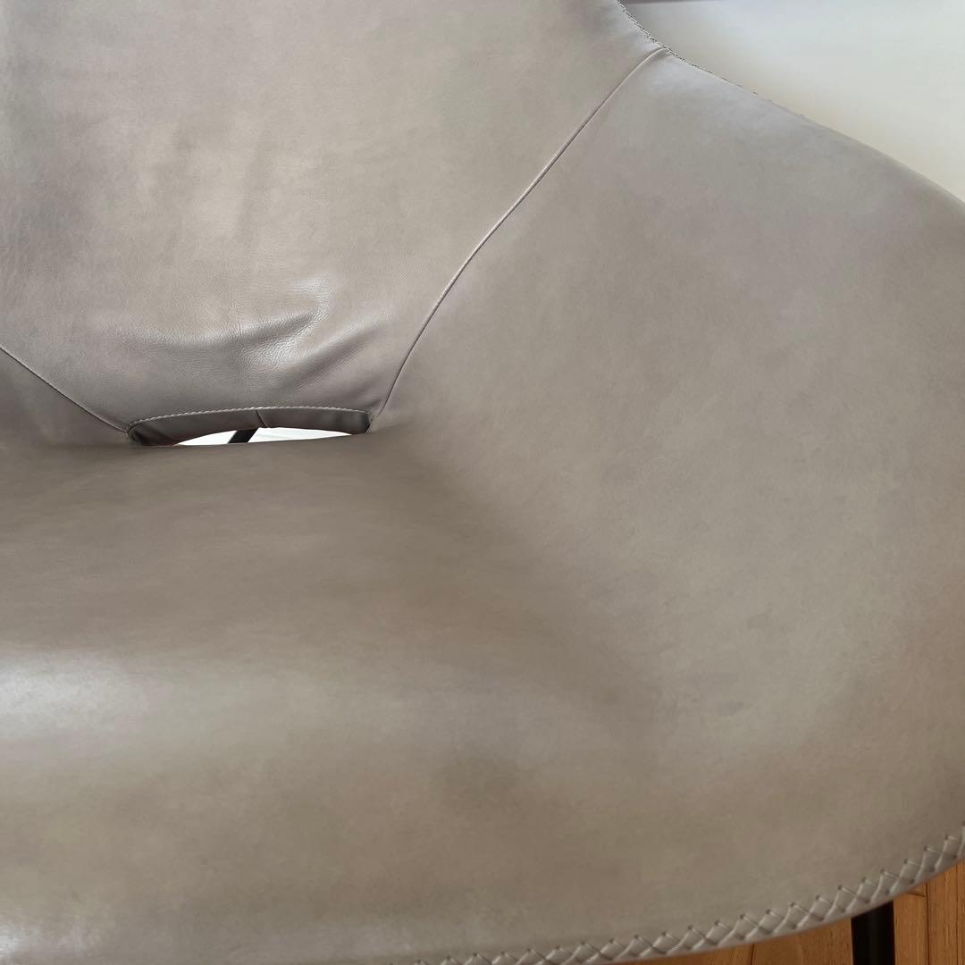 Magnus Longクロスレッグラウンジチェア 1人掛けソファ①