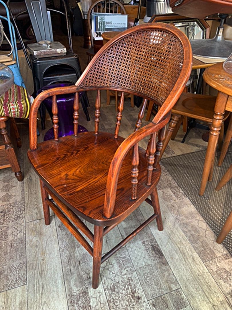 シンリーオーク材アームチェアー