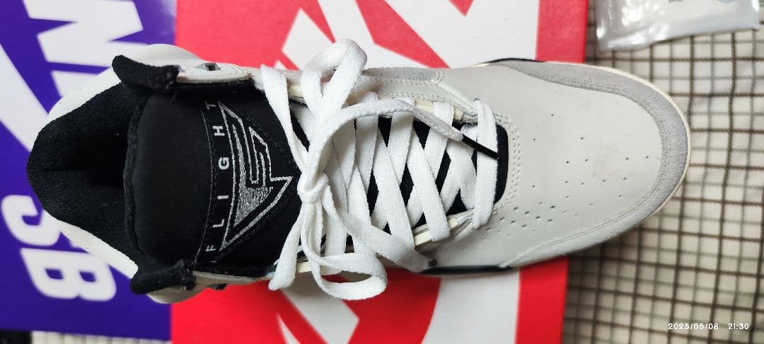 ナイキエアフライトライトMID