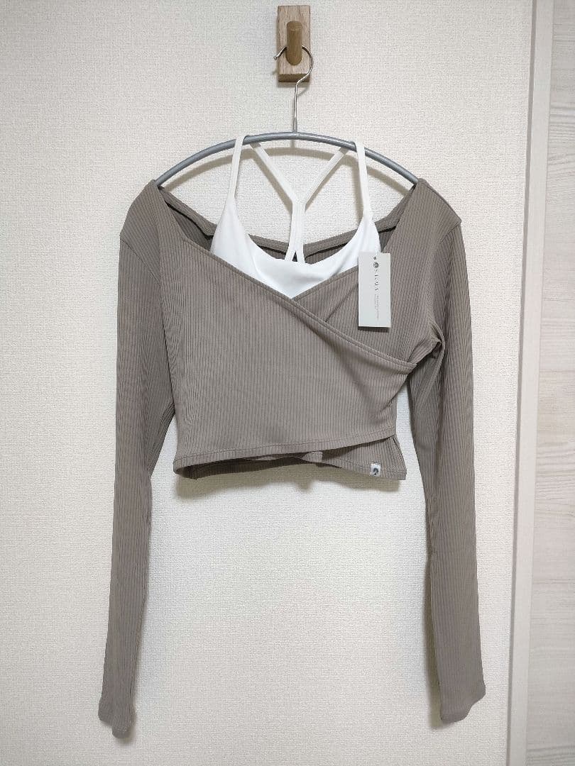 【タグ付】SUKARA ブラトップ付きリブカシュクールトップス　S