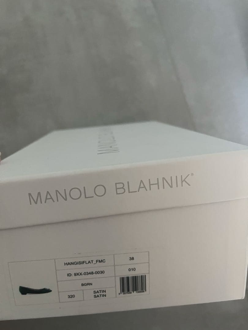 MANOLO BLAHNIK ハンギシフラット　サテン38