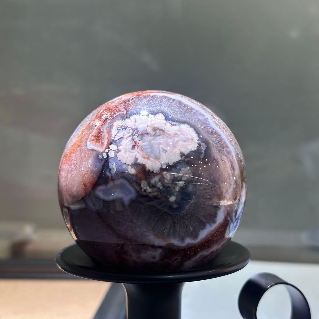 天然石 ブラック桜瑪瑙のスフィア　丸玉　置物G.141
