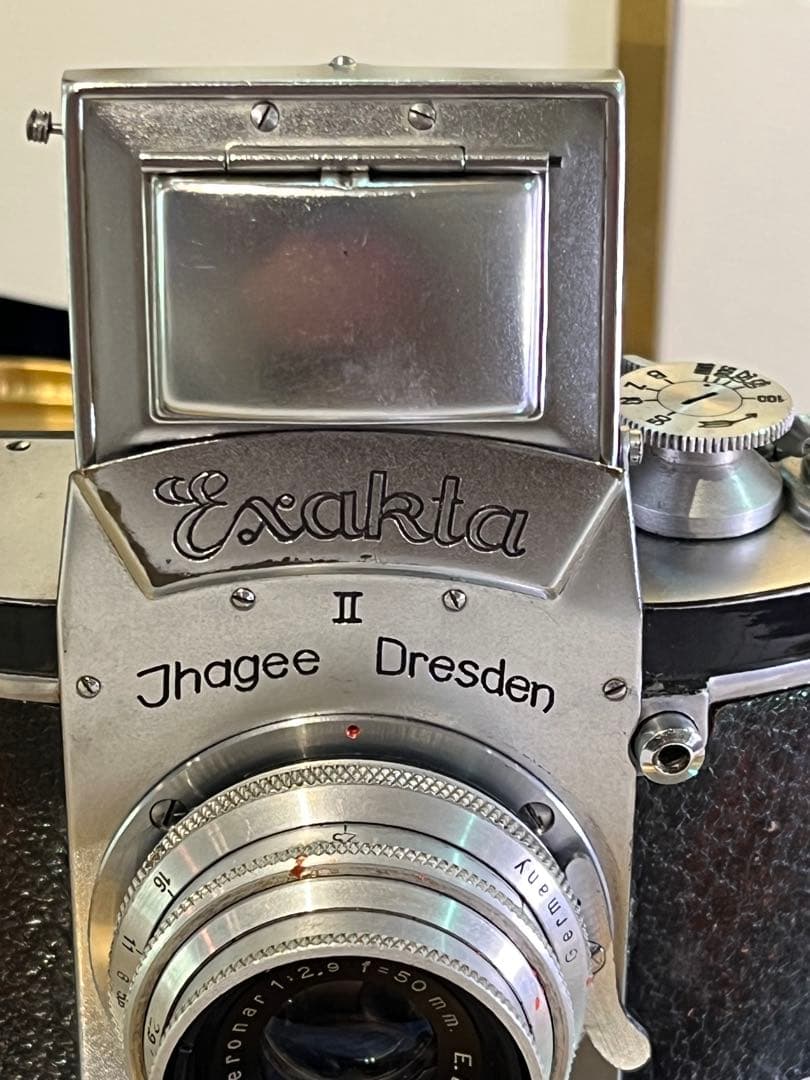 Exakta II と、希少レンズPeronar 50mm f2.9 のセット