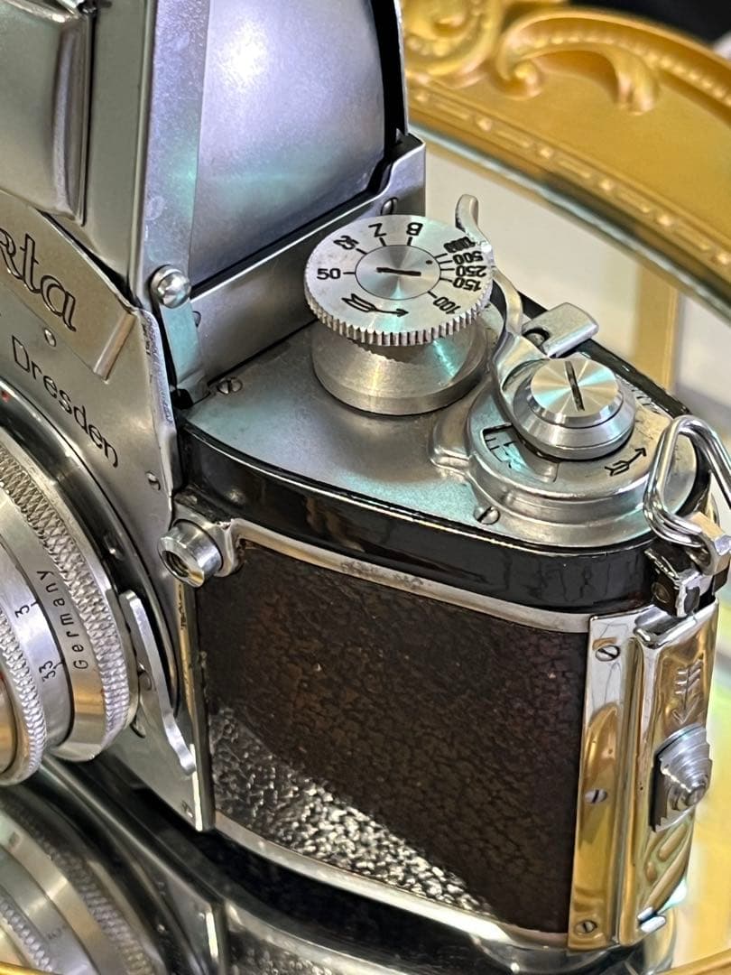 Exakta II と、希少レンズPeronar 50mm f2.9 のセット