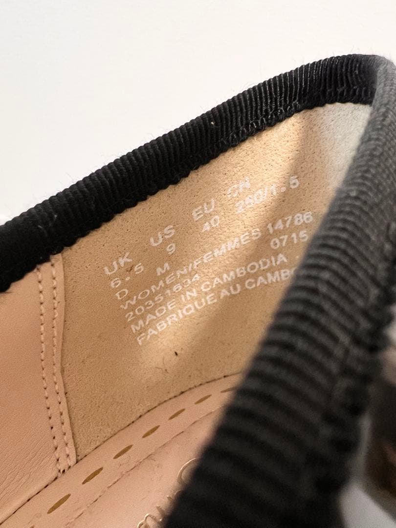 【26cm】新品Clarks エナメルフラットシューズ レディース 大きいサイズ