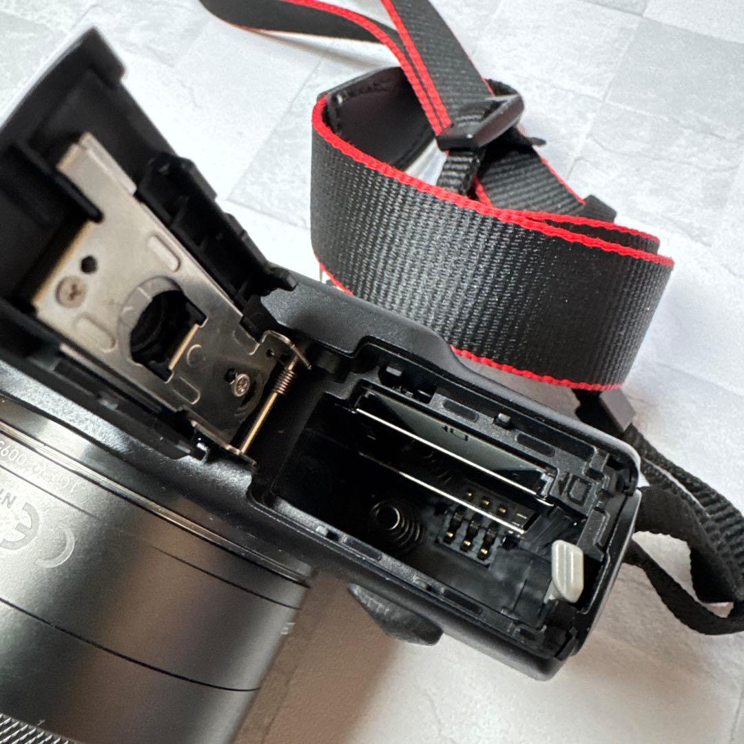 B071 Canon EOS M イオス ダブルレンズキット ミラーレス