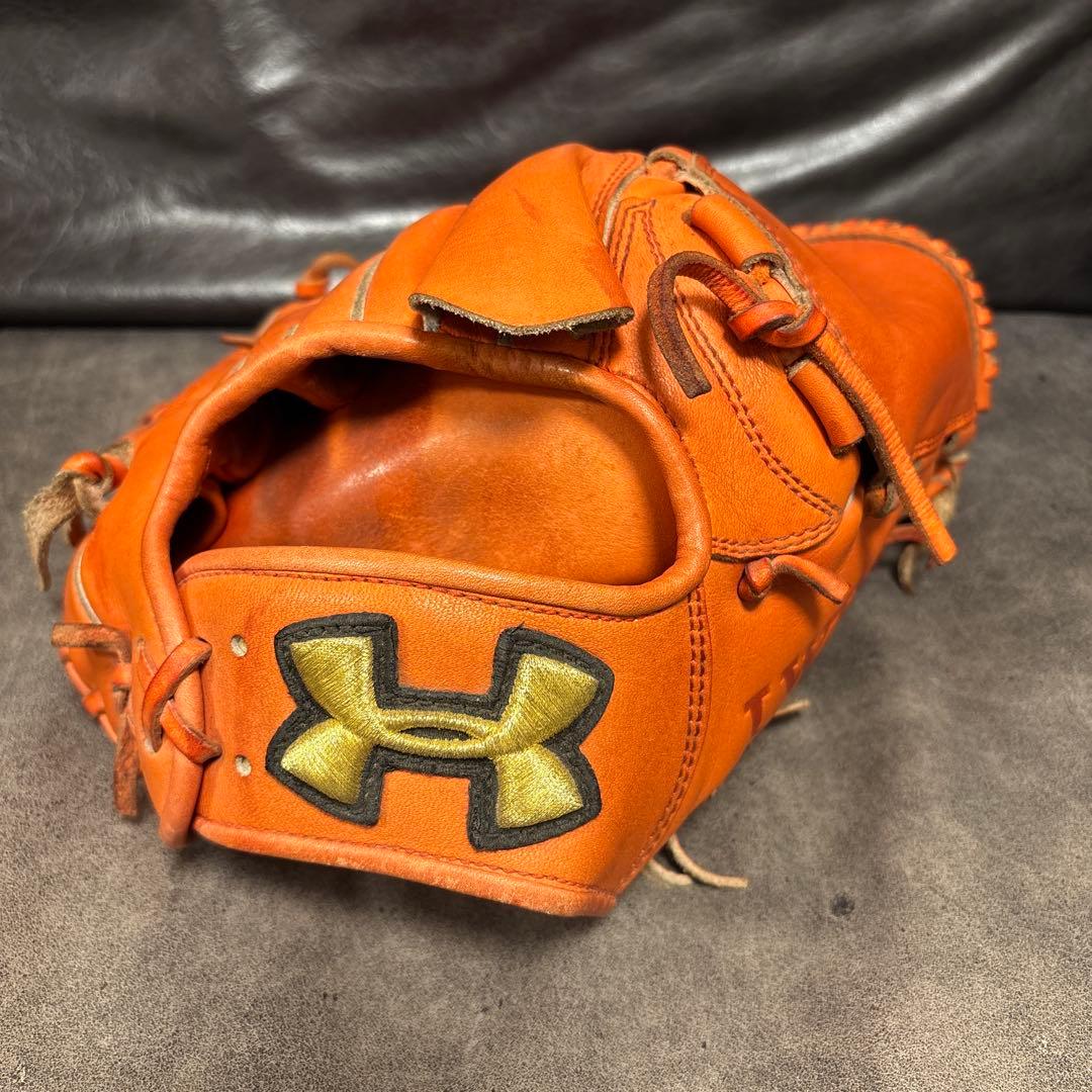 アンダーアーマー　硬式投手用グラブ