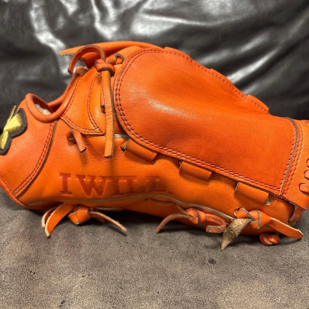 アンダーアーマー　硬式投手用グラブ