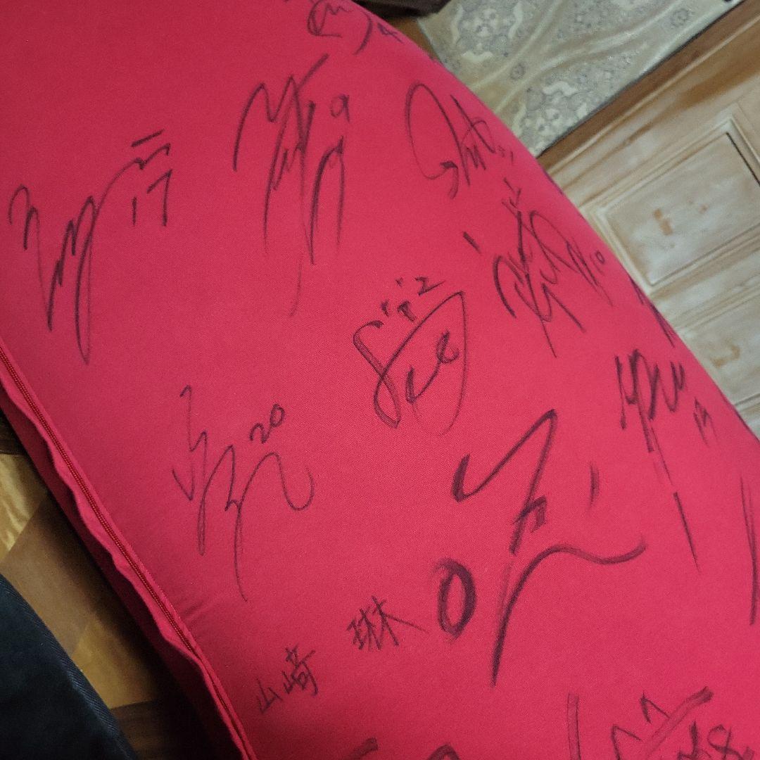 希少 浦和レッズ女子　サイン入り　ヨギボーマックスカバー　YogiboMAX 赤